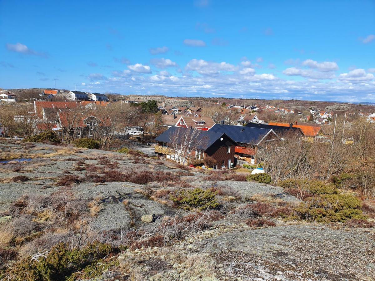 Skaergardsidyll Pa Bjoerkoe Med Gangavstand Till Havet Skarvik Exterior photo